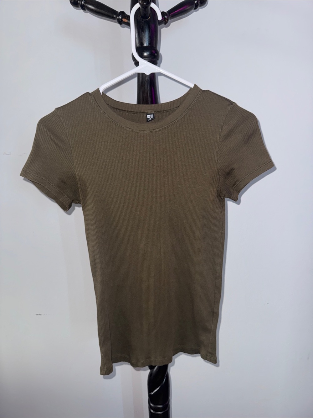 Uniqlo Olive Ribbed Short-Sleeve Tee 20.T